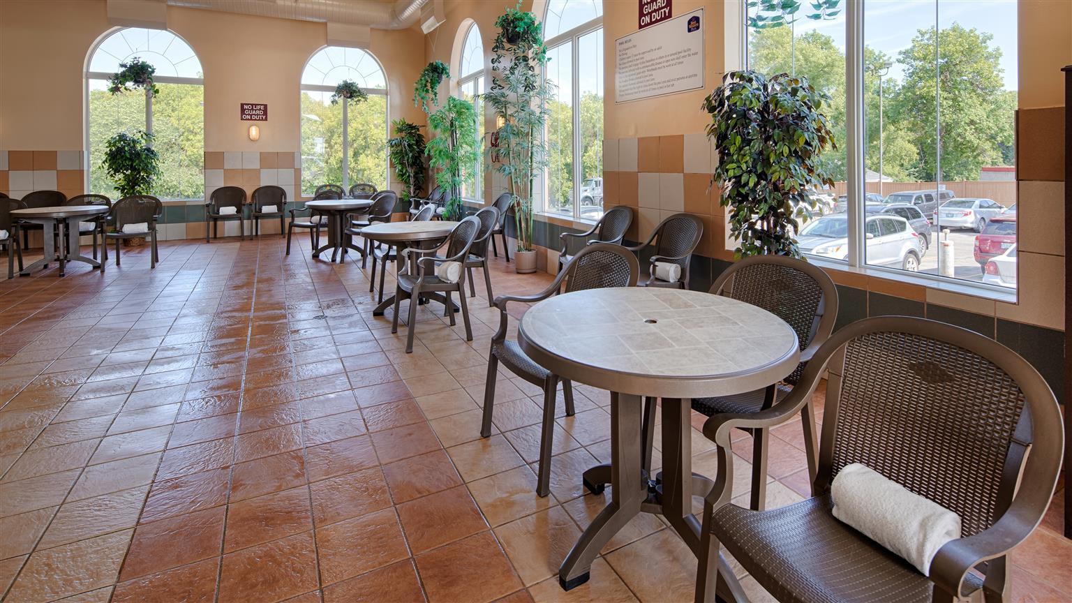 Best Western Plus Pembina Inn & Suites Winnipeg Exterior photo